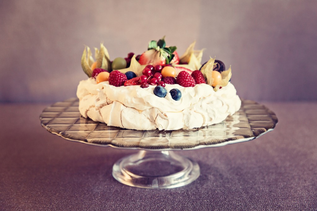 Меренговый торт фото с ягодами